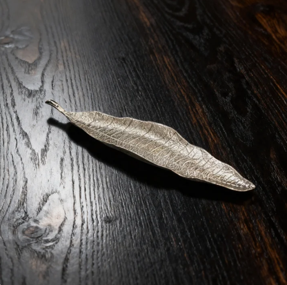 Elegant Metal Leaf Incense Burner for Home Decor & Relaxation